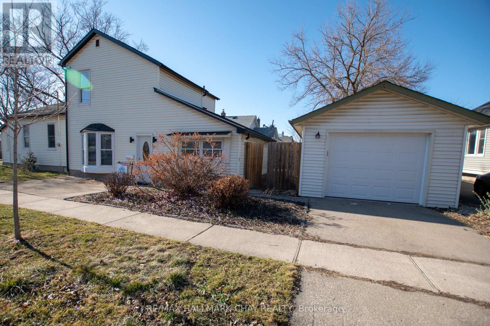 Property at 16 DEXTER STREET image 1