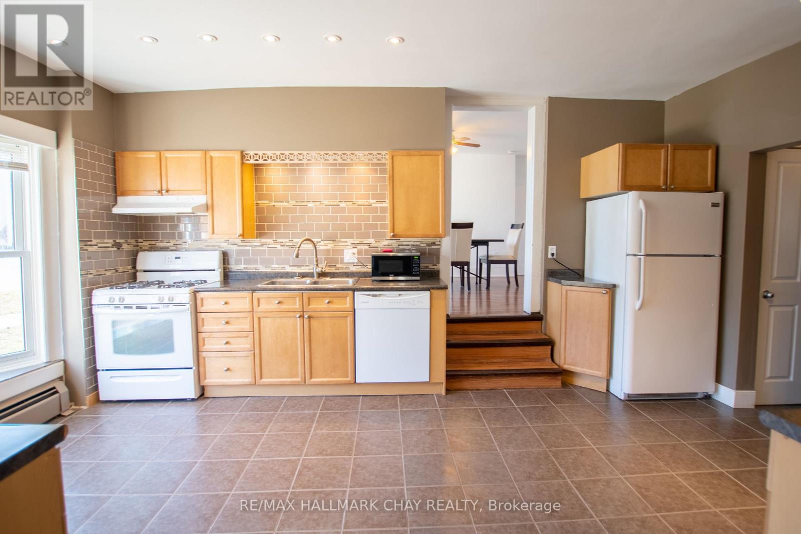 Property at 16 DEXTER STREET image 4