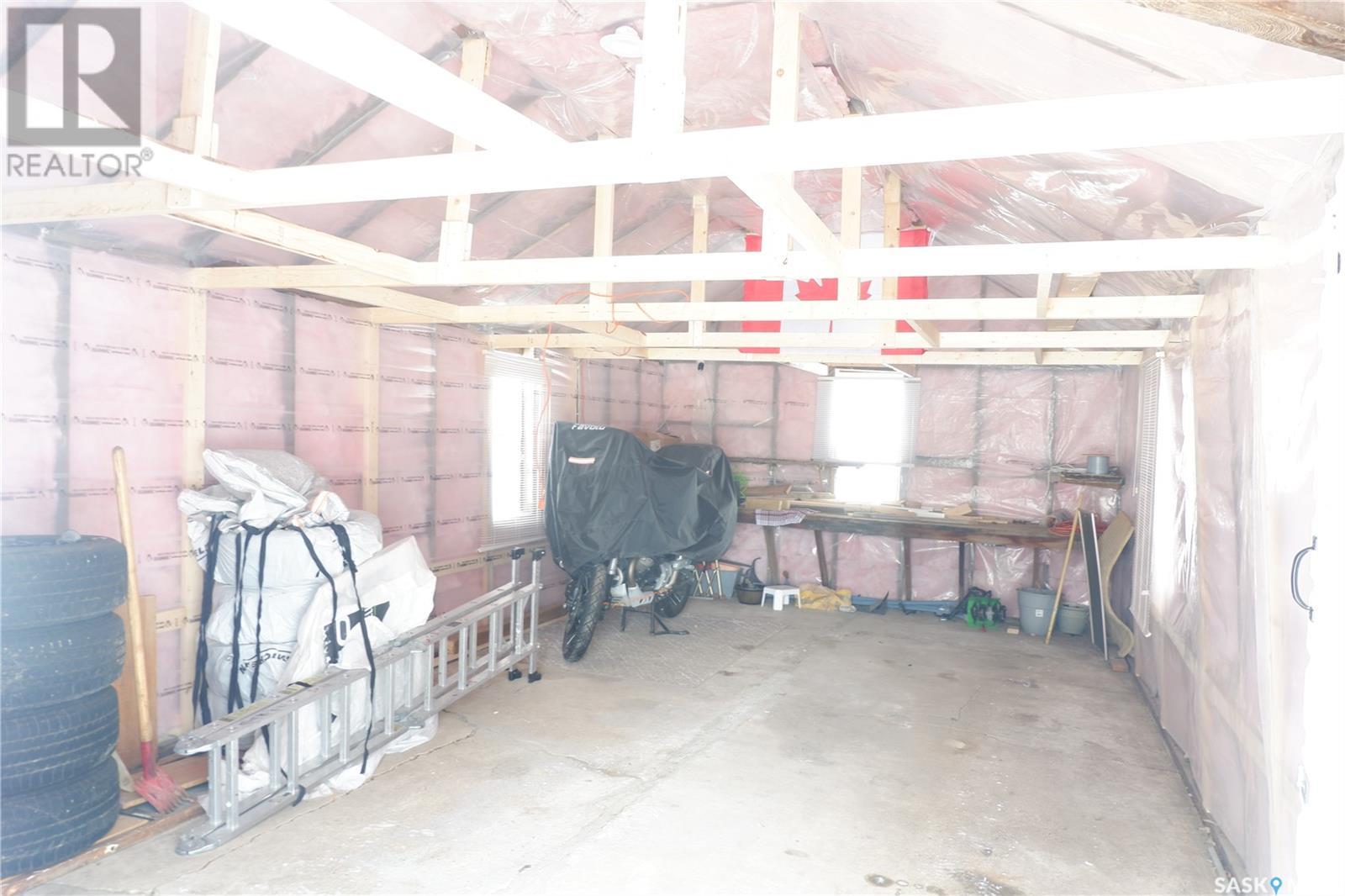 Property at 512 Centre STREET image 3