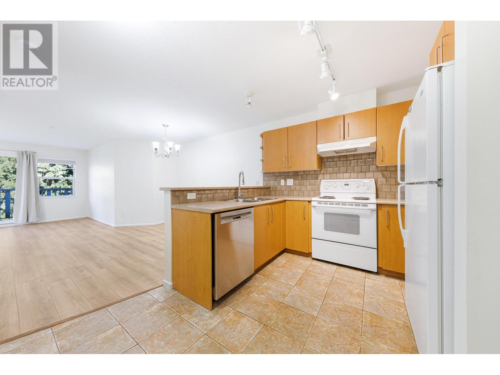 313 7330 Salisbury Avenue, Burnaby, British Columbia  V5E 4N8 - Photo 6 - R2969495