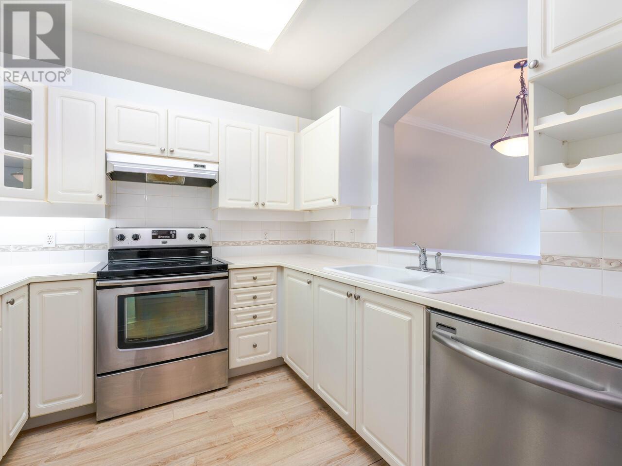 Listing Picture 10 of 24 : 121 8775 JONES ROAD, Richmond / 烈治文 - 魯藝地產 Yvonne Lu Group - MLS Medallion Club Member