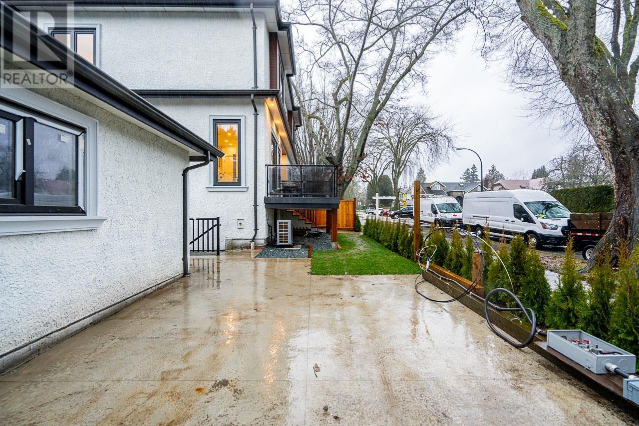 Listing Picture 33 of 35 : 3292 W 24TH AVENUE, Vancouver / 溫哥華 - 魯藝地產 Yvonne Lu Group - MLS Medallion Club Member