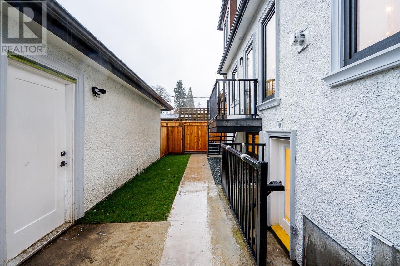 Listing Picture 34 of 35 : 3292 W 24TH AVENUE, Vancouver / 溫哥華 - 魯藝地產 Yvonne Lu Group - MLS Medallion Club Member