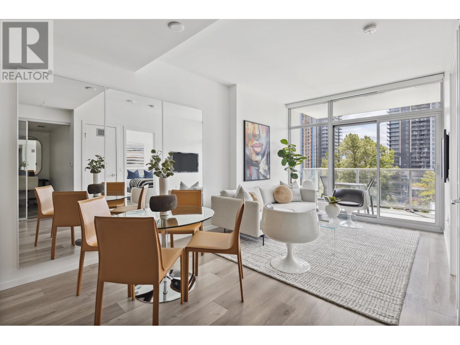 Listing Picture 6 of 28 : 606 1888 GILMORE AVENUE, Burnaby / 本拿比 - 魯藝地產 Yvonne Lu Group - MLS Medallion Club Member