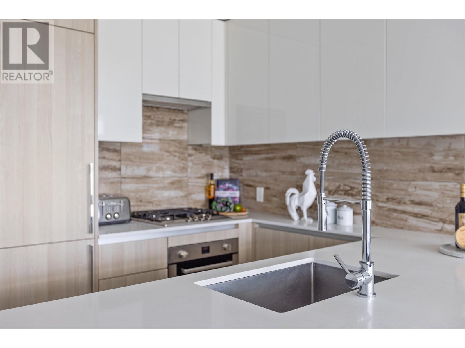 Listing Picture 9 of 28 : 606 1888 GILMORE AVENUE, Burnaby / 本拿比 - 魯藝地產 Yvonne Lu Group - MLS Medallion Club Member