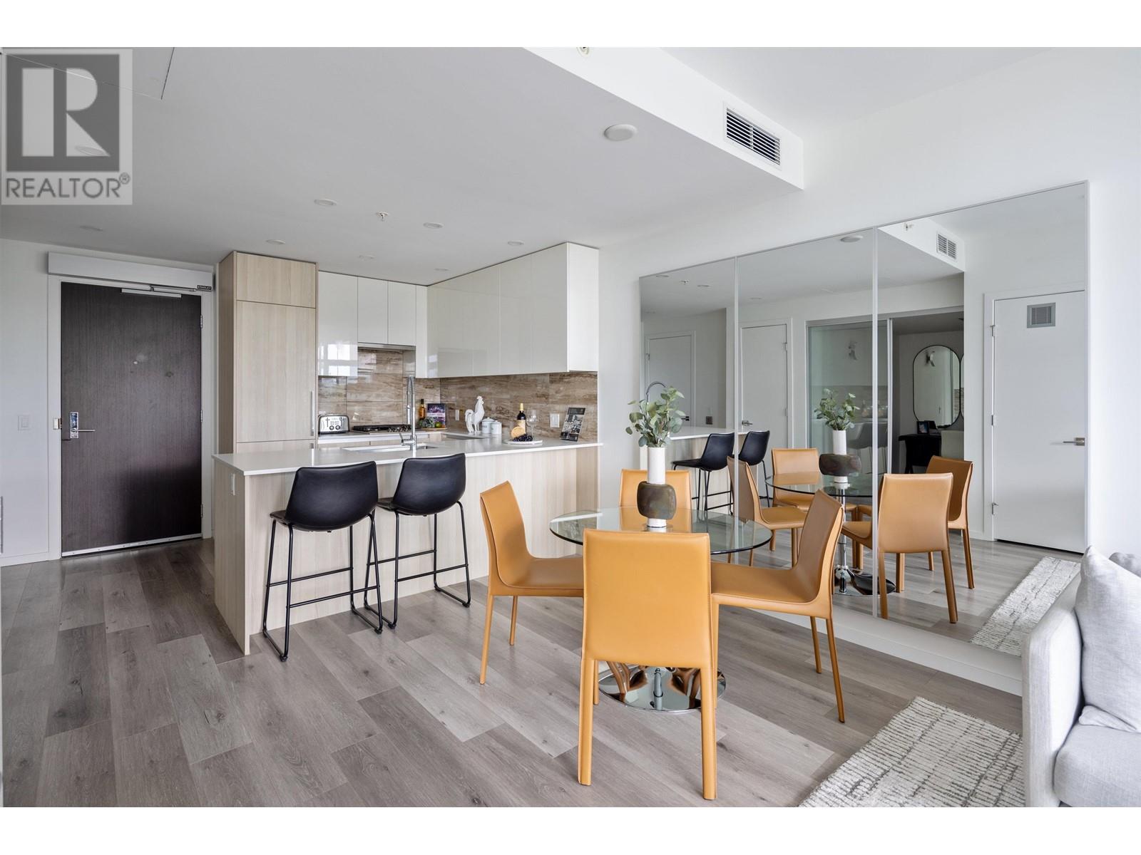 Listing Picture 12 of 28 : 606 1888 GILMORE AVENUE, Burnaby / 本拿比 - 魯藝地產 Yvonne Lu Group - MLS Medallion Club Member