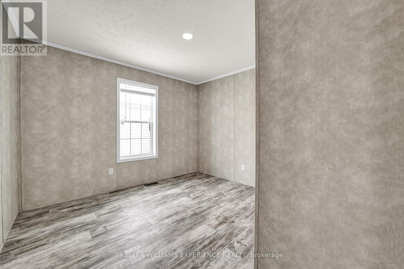 40 Shamrock Crescent, Essa, Ontario  L3W 0A5 - Photo 12 - N11987420