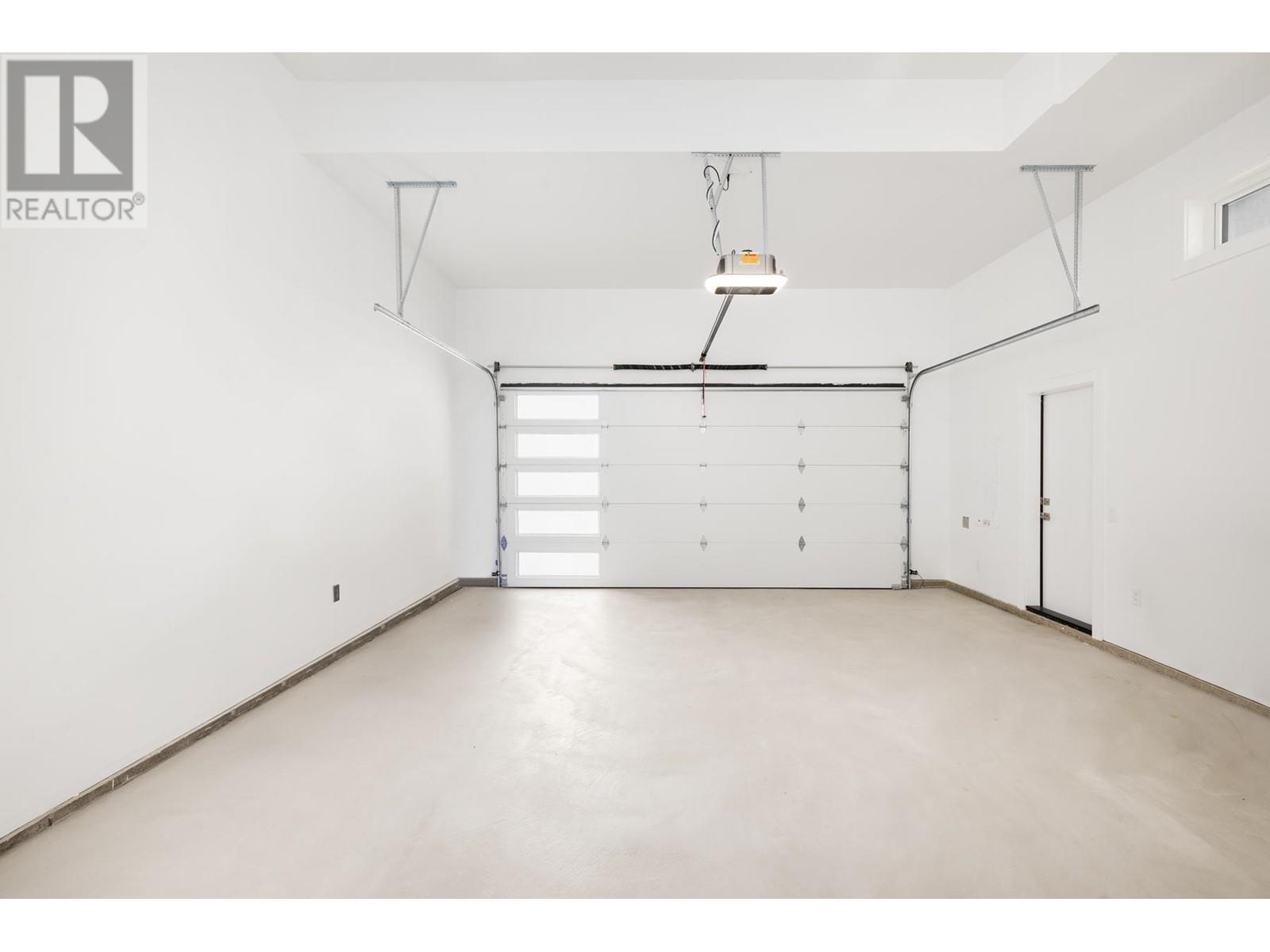 842 Runnymede Avenue, Coquitlam, British Columbia  V3J 2V2 - Photo 33 - R2970246