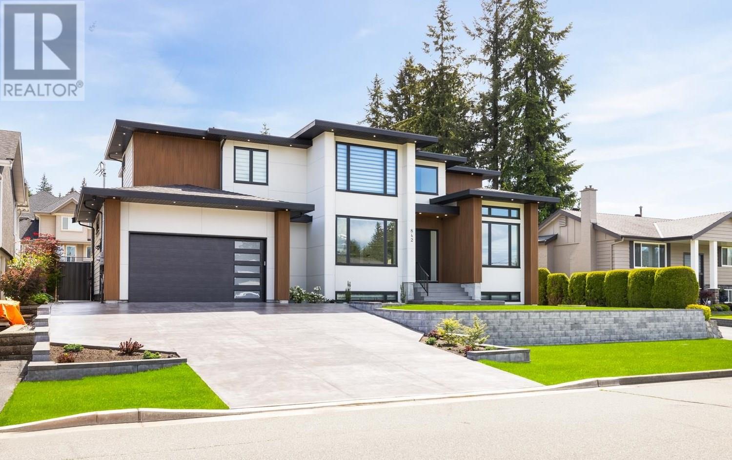 842 Runnymede Avenue, Coquitlam, British Columbia  V3J 2V2 - Photo 1 - R2970246