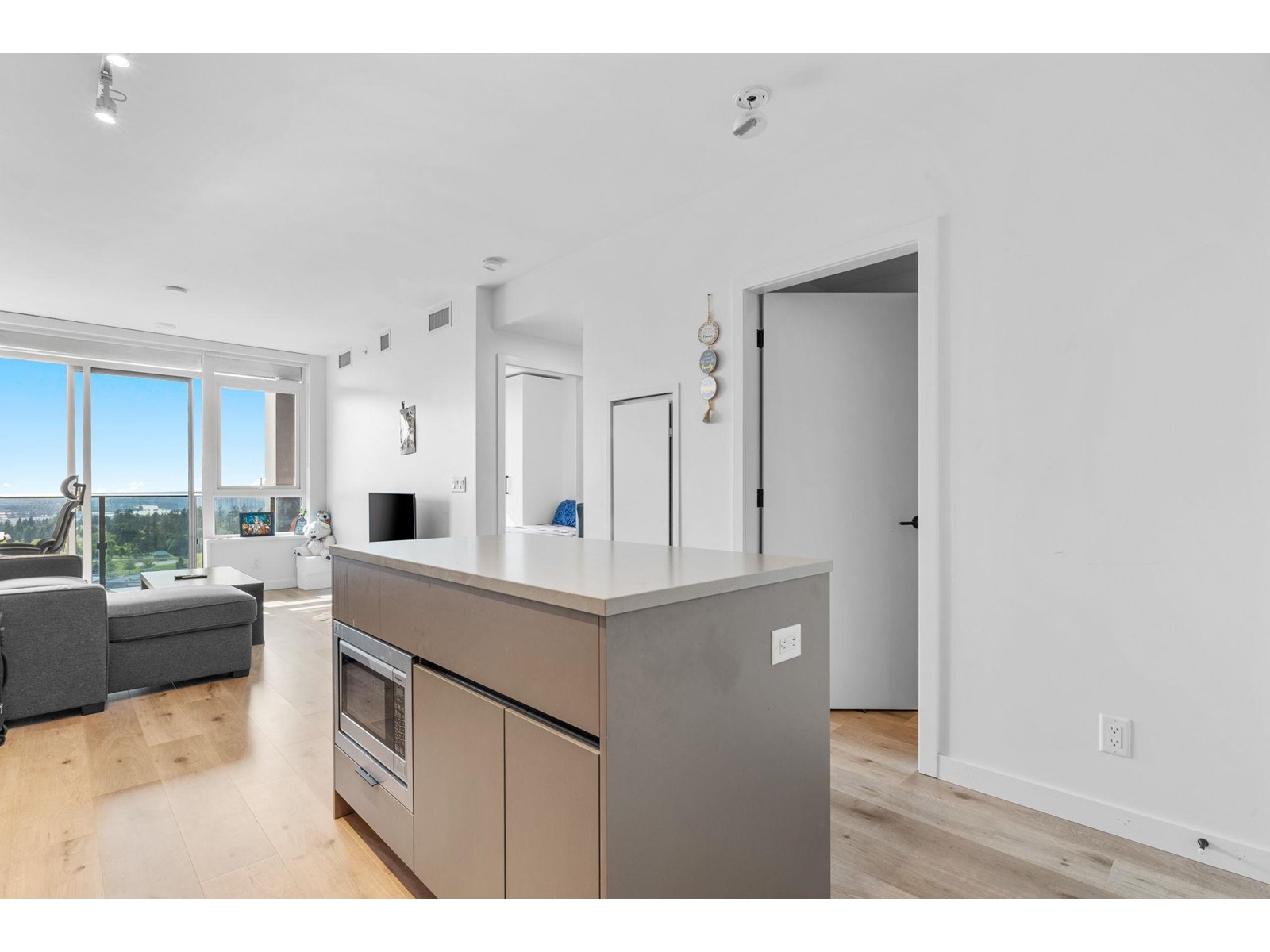3012 10448 University Drive, Surrey, British Columbia  V3T 0S7 - Photo 14 - R2969817