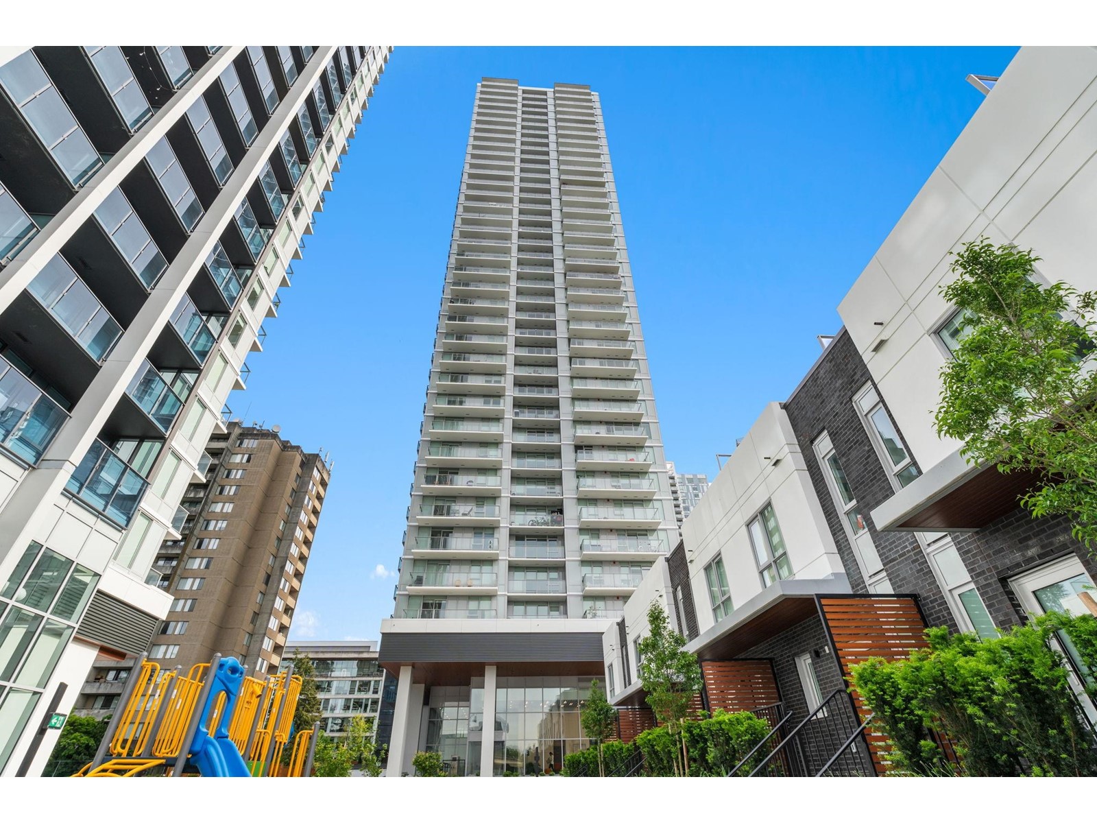 3012 10448 University Drive, Surrey, British Columbia  V3T 0S7 - Photo 3 - R2969817