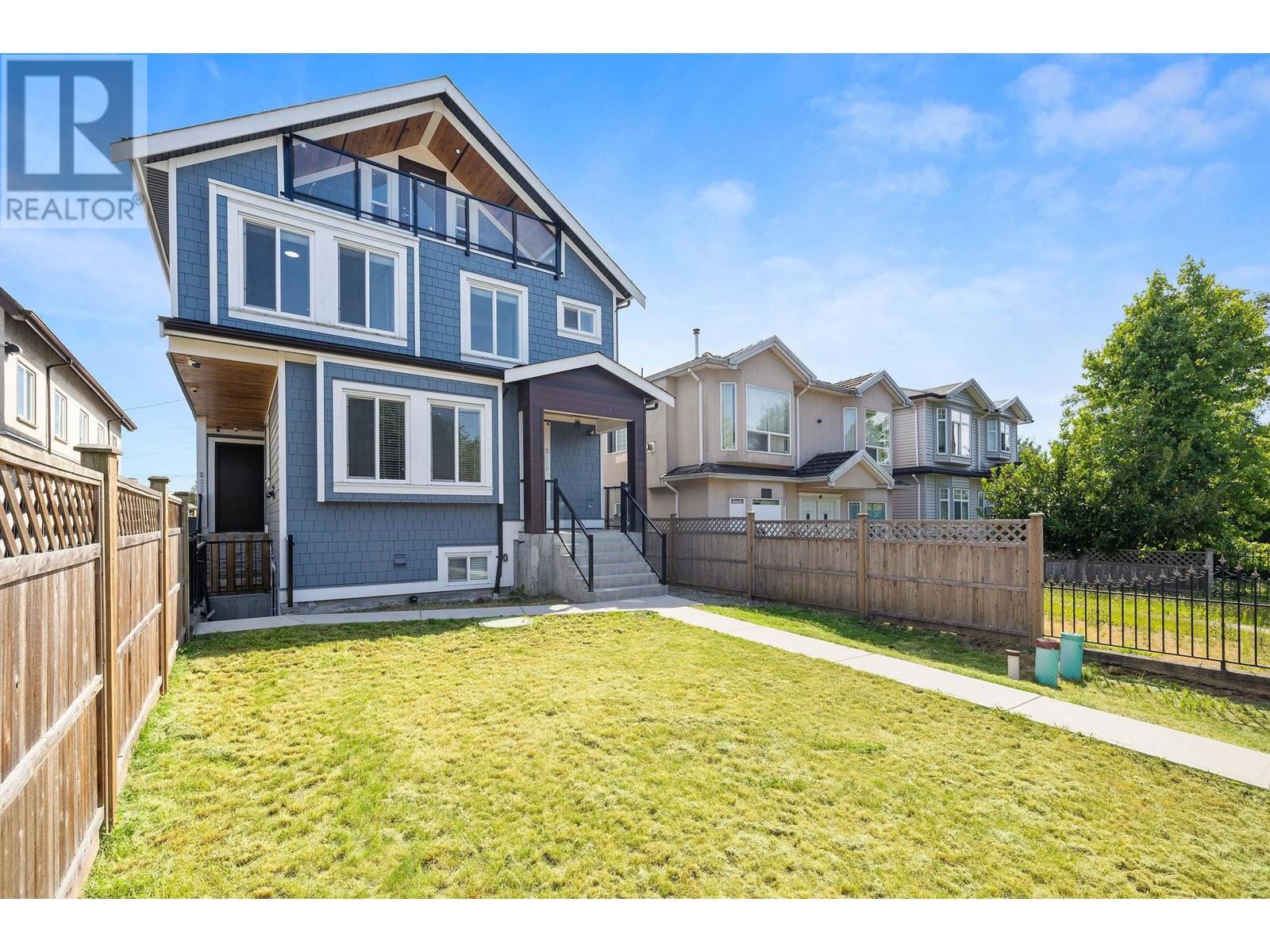 Listing Picture 22 of 37 : 1 2430 E 41 STREET, Vancouver / 溫哥華 - 魯藝地產 Yvonne Lu Group - MLS Medallion Club Member