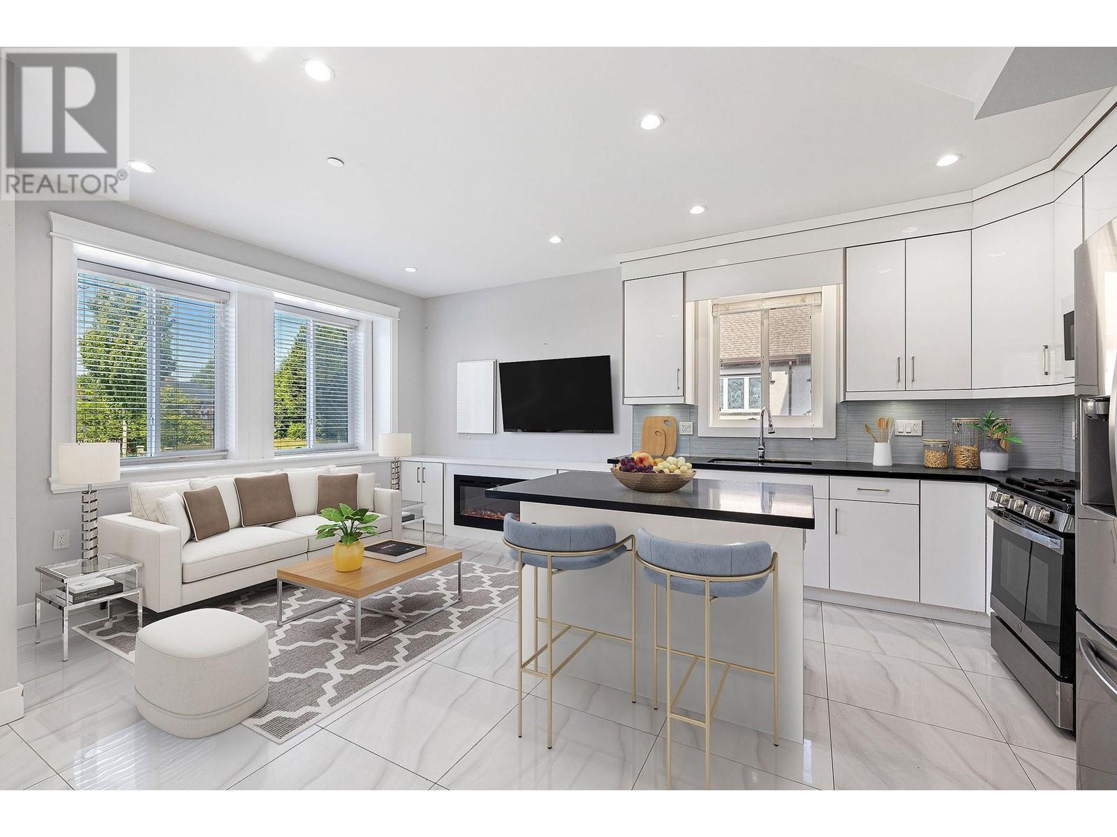 Listing Picture 5 of 37 : 1 2430 E 41 STREET, Vancouver / 溫哥華 - 魯藝地產 Yvonne Lu Group - MLS Medallion Club Member