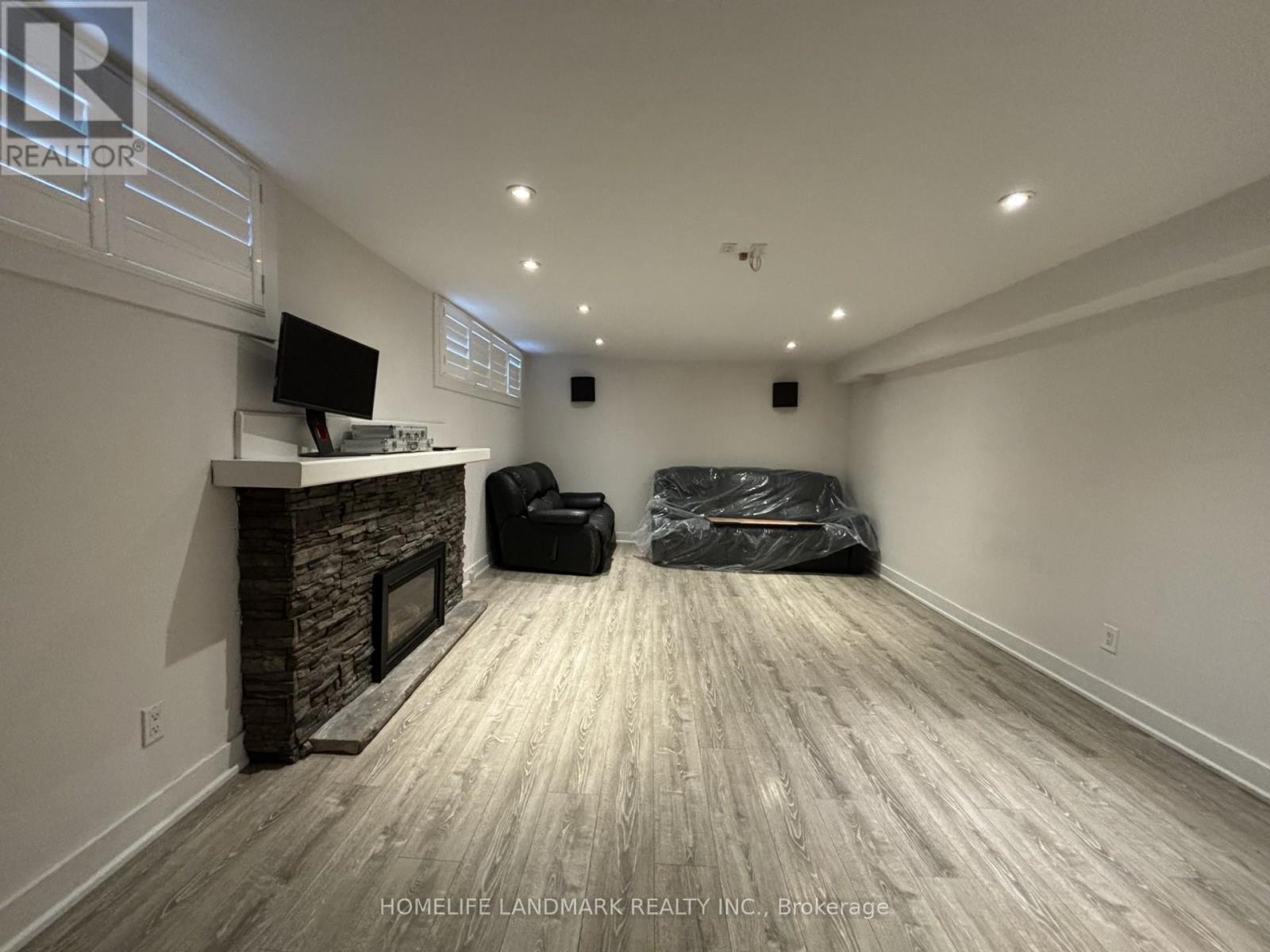 Lower - 342 Lees Lane, Oakville, Ontario  L6L 4S3 - Photo 4 - W11987409