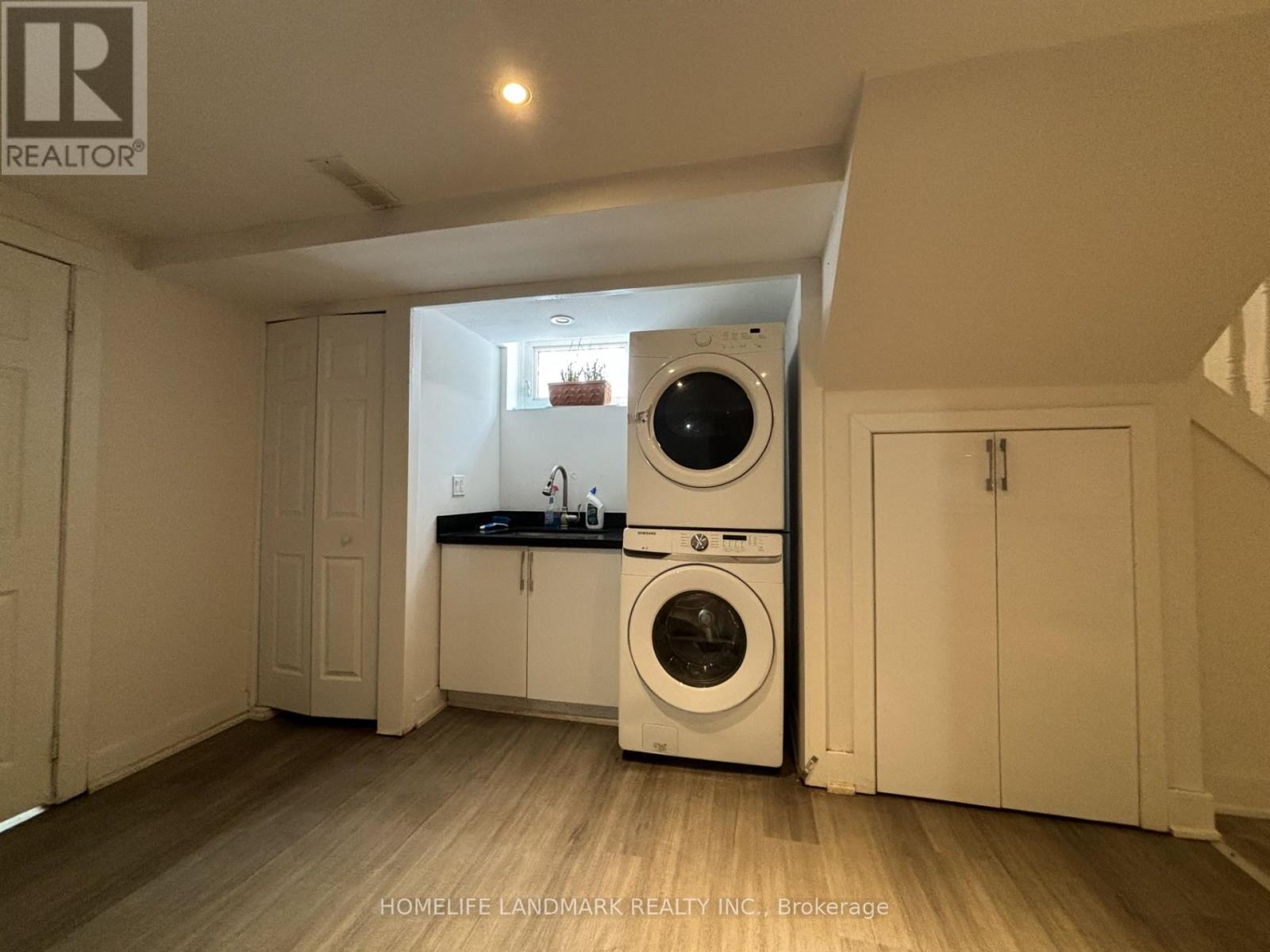 Lower - 342 Lees Lane, Oakville, Ontario  L6L 4S3 - Photo 7 - W11987409