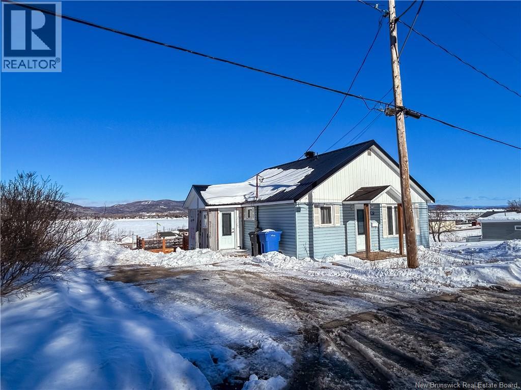 67 Hillside Street, Campbellton, New Brunswick  E3N 2G1 - Photo 2 - NB113114