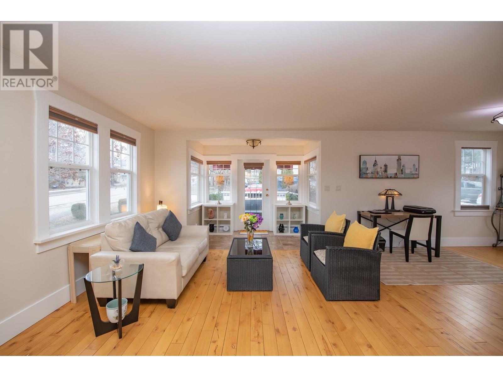 Property at 2402 35 Avenue image 1