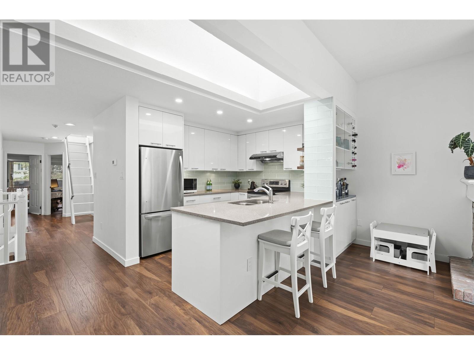 Listing Picture 8 of 40 : 35 3960 CANADA WAY, Burnaby / 本拿比 - 魯藝地產 Yvonne Lu Group - MLS Medallion Club Member
