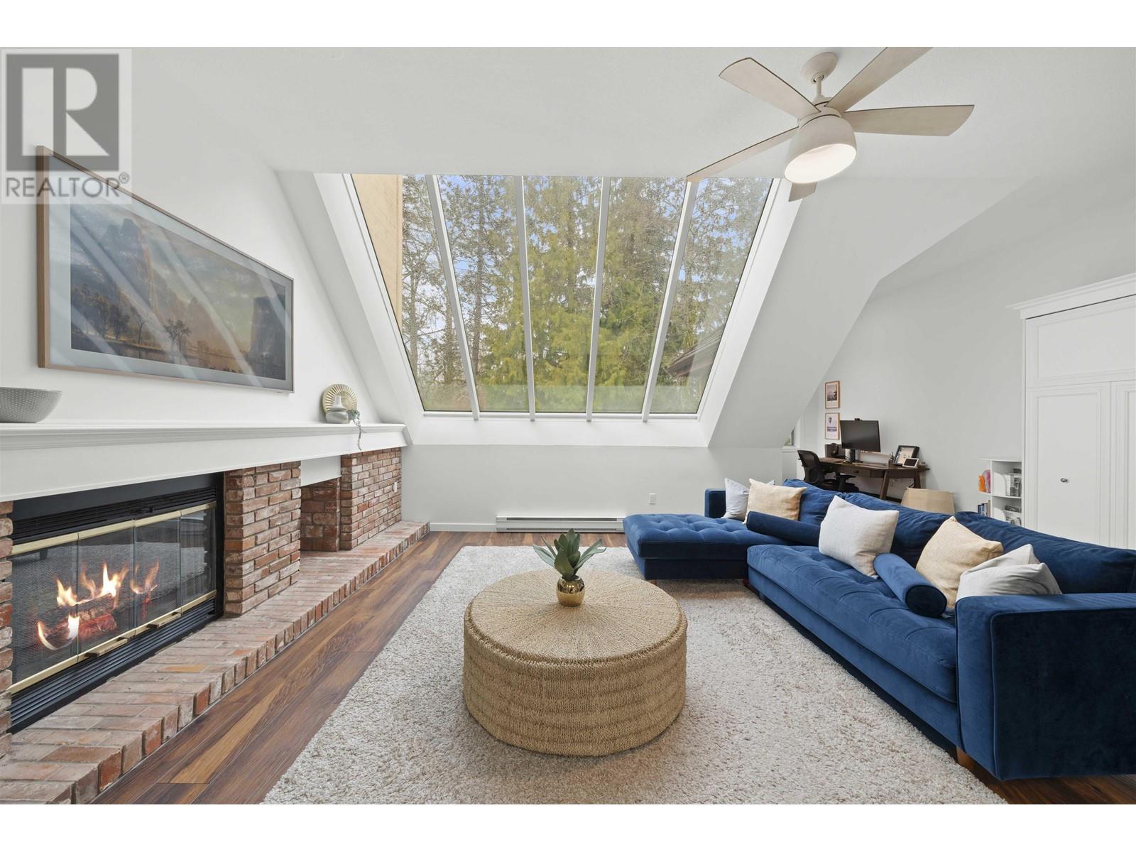 Listing Picture 2 of 40 : 35 3960 CANADA WAY, Burnaby / 本拿比 - 魯藝地產 Yvonne Lu Group - MLS Medallion Club Member