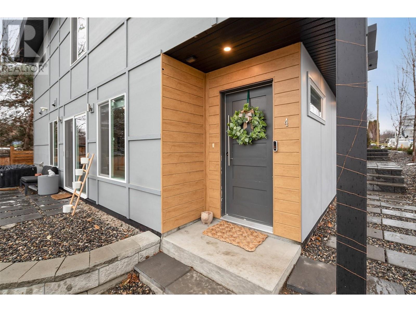 Property at 3904 29 Street Unit# 4 image 2