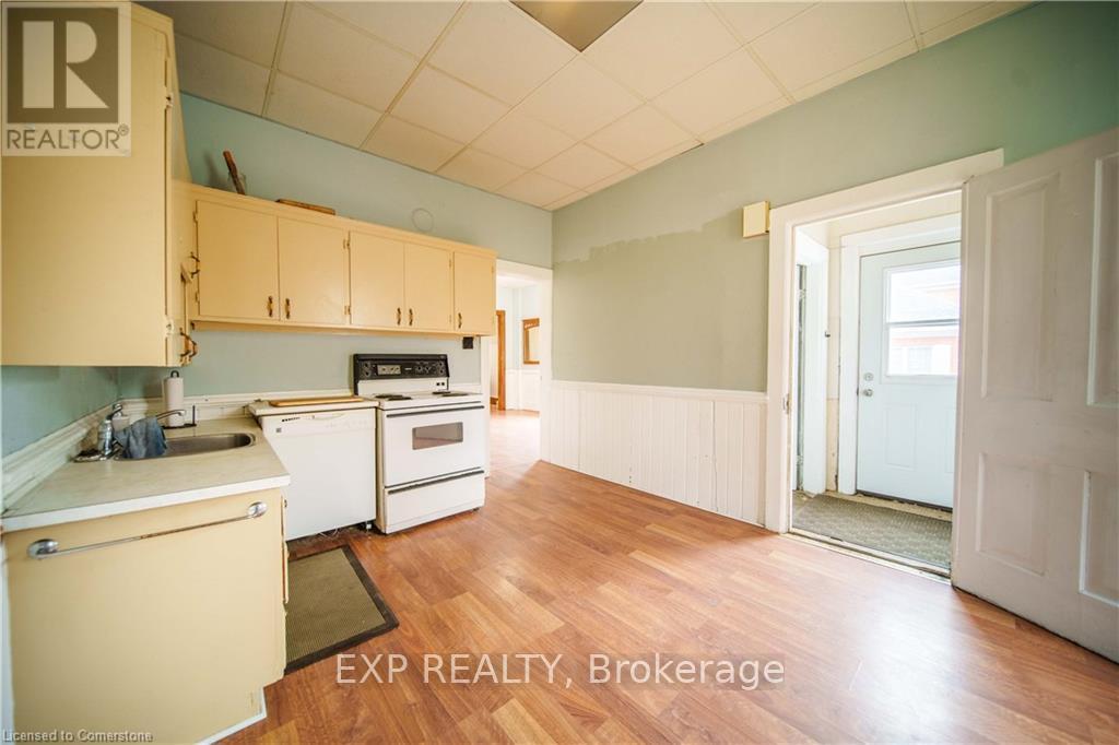136 Foundry Street, Wilmot, Ontario  N3A 2P7 - Photo 8 - X11987526