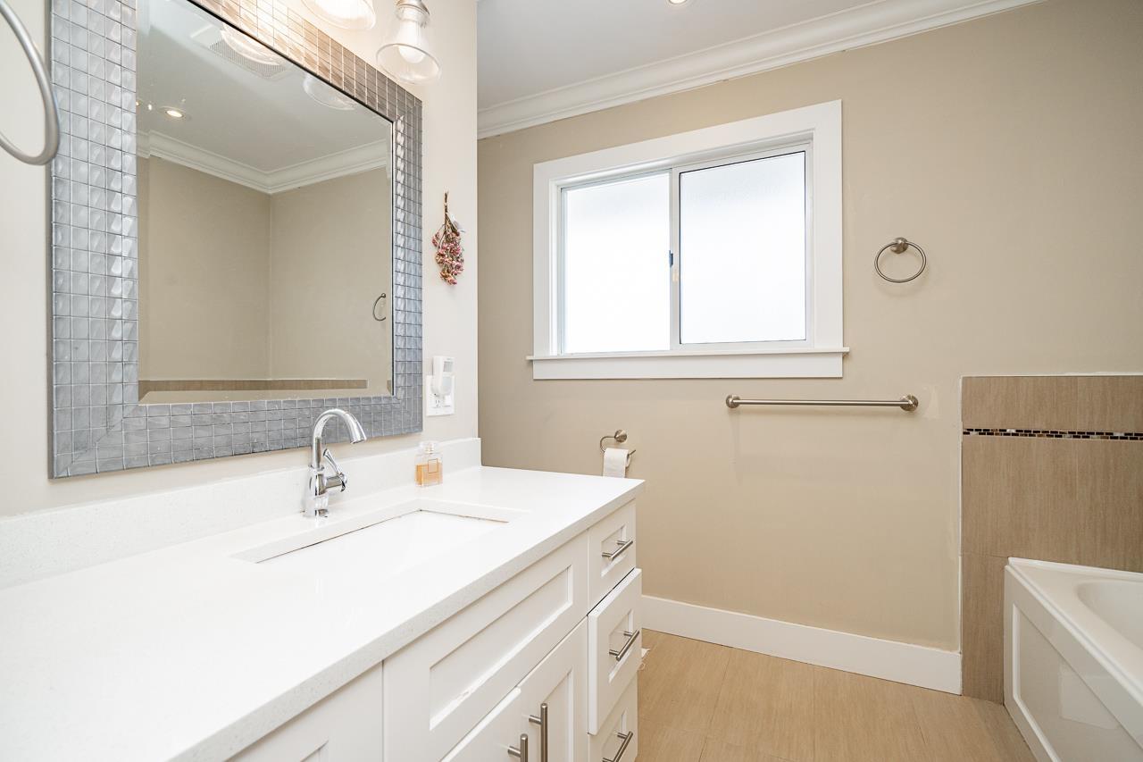 15125 Canary Drive, Surrey, British Columbia  V3R 4V4 - Photo 13 - R2970292