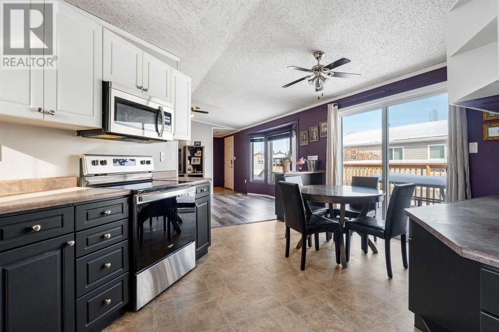 27 Henke Place, Whitecourt, Alberta  T7S 1V9 - Photo 4 - A2196084