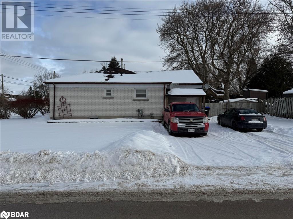 34-36 Centre Street Street, Angus, Ontario  L0M 1B0 - Photo 2 - 40695346