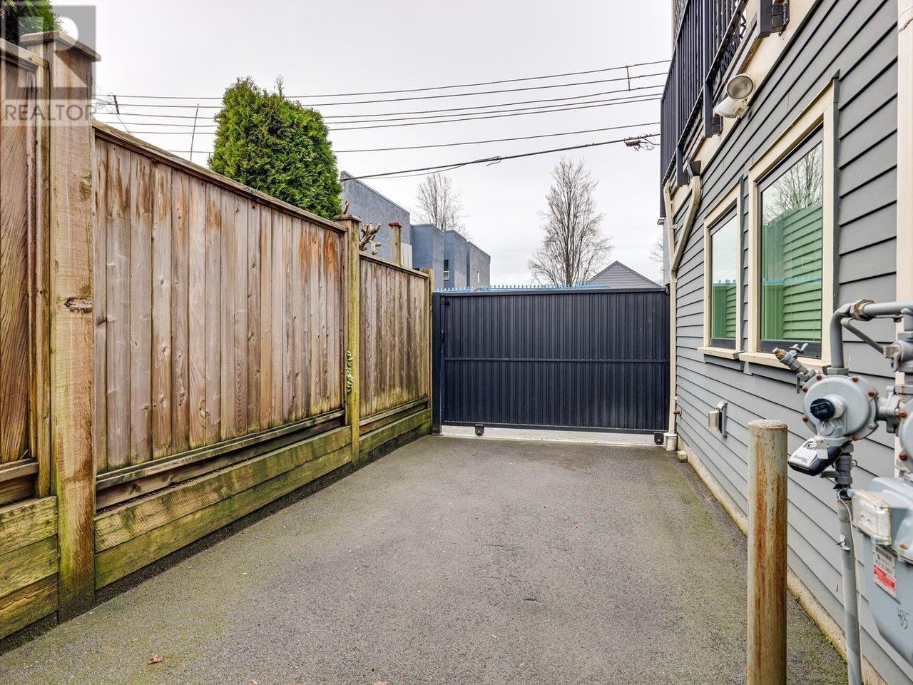 Listing Picture 23 of 24 : 435 VERNON DRIVE, Vancouver / 溫哥華 - 魯藝地產 Yvonne Lu Group - MLS Medallion Club Member