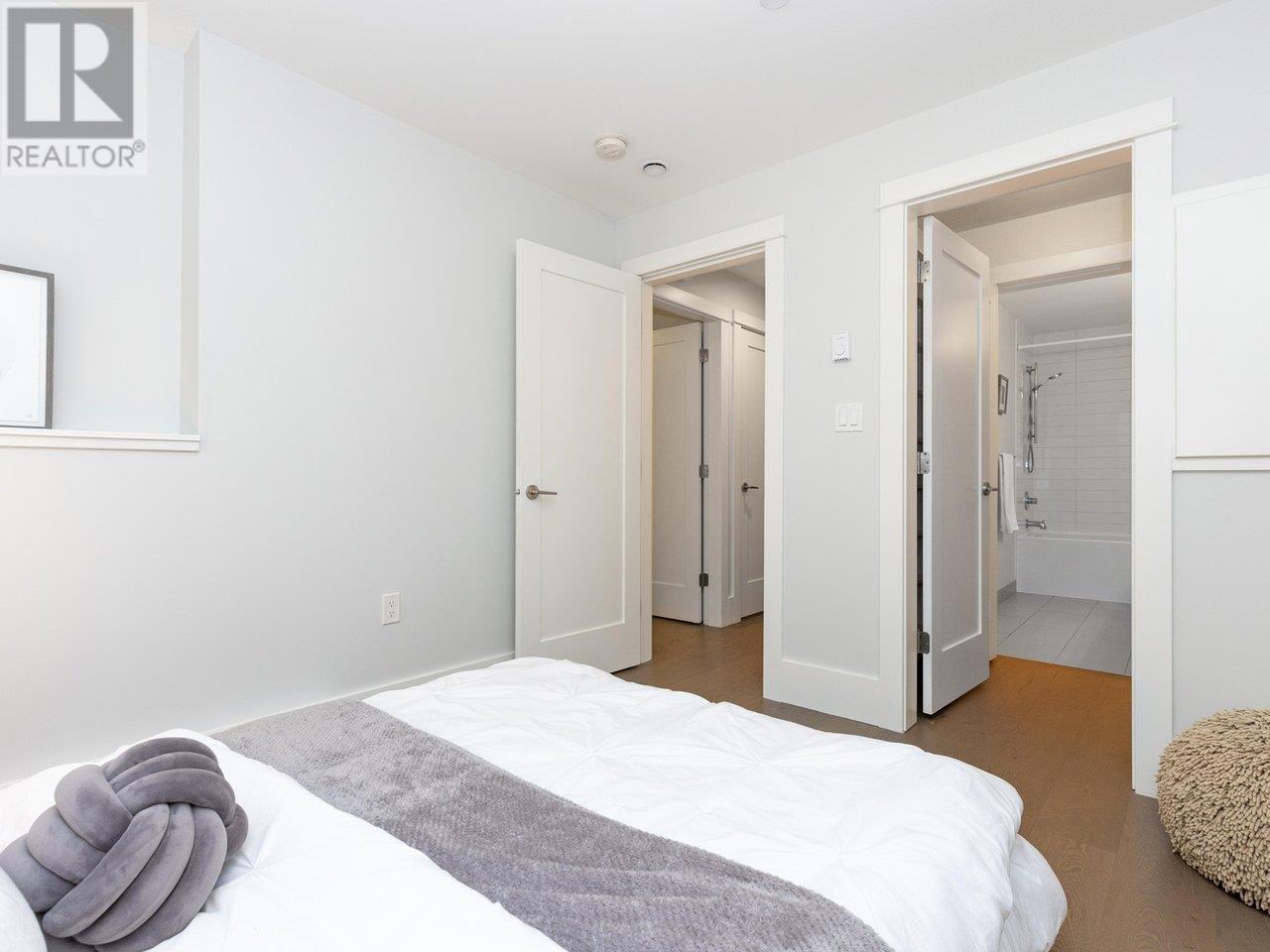 Listing Picture 12 of 24 : 435 VERNON DRIVE, Vancouver / 溫哥華 - 魯藝地產 Yvonne Lu Group - MLS Medallion Club Member