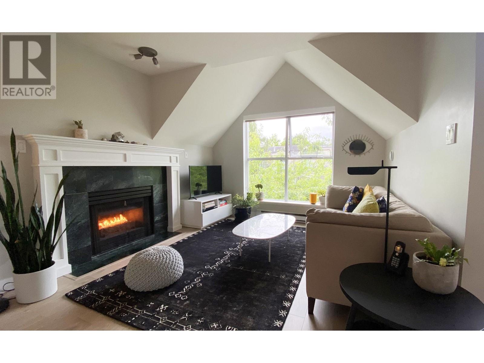 PH3 3168 LAUREL STREET, Vancouver