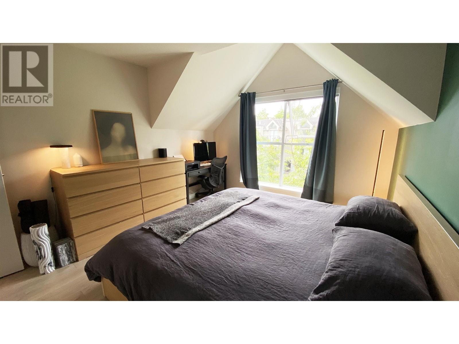 Listing Picture 12 of 21 : PH3 3168 LAUREL STREET, Vancouver / 溫哥華 - 魯藝地產 Yvonne Lu Group - MLS Medallion Club Member