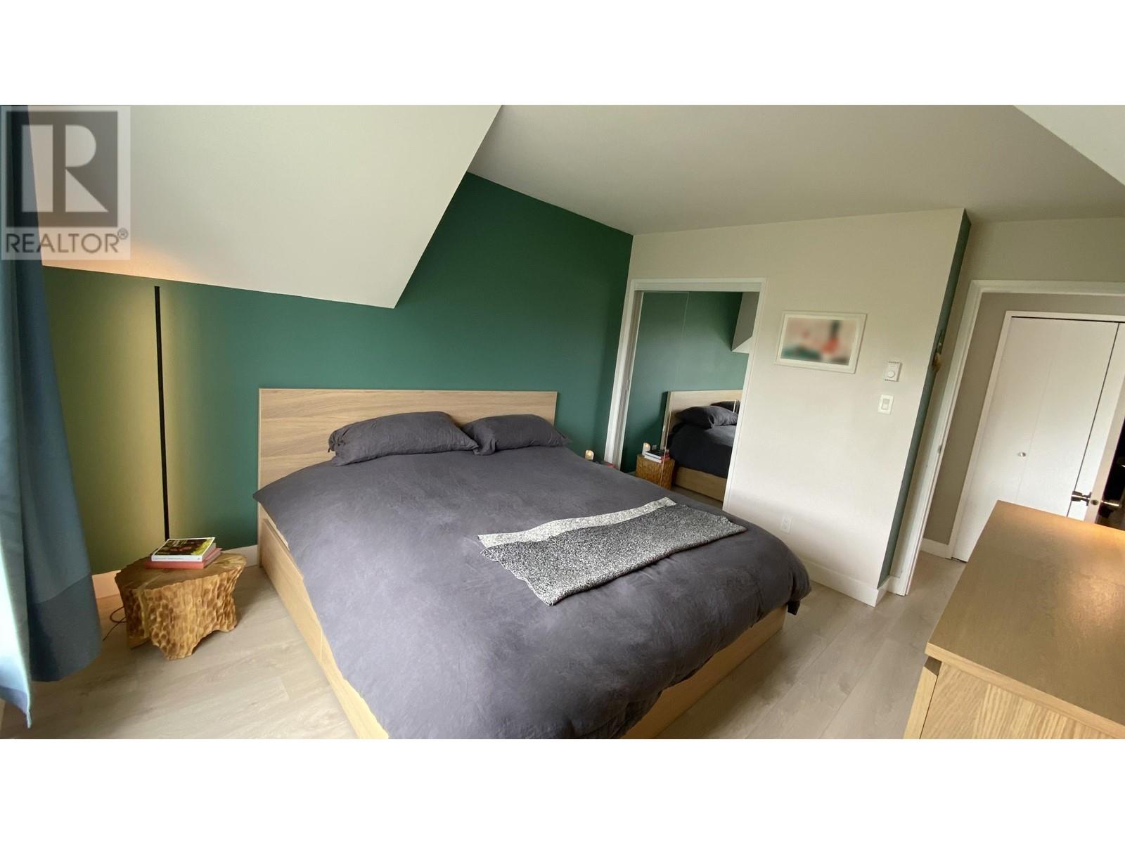 Listing Picture 13 of 21 : PH3 3168 LAUREL STREET, Vancouver / 溫哥華 - 魯藝地產 Yvonne Lu Group - MLS Medallion Club Member