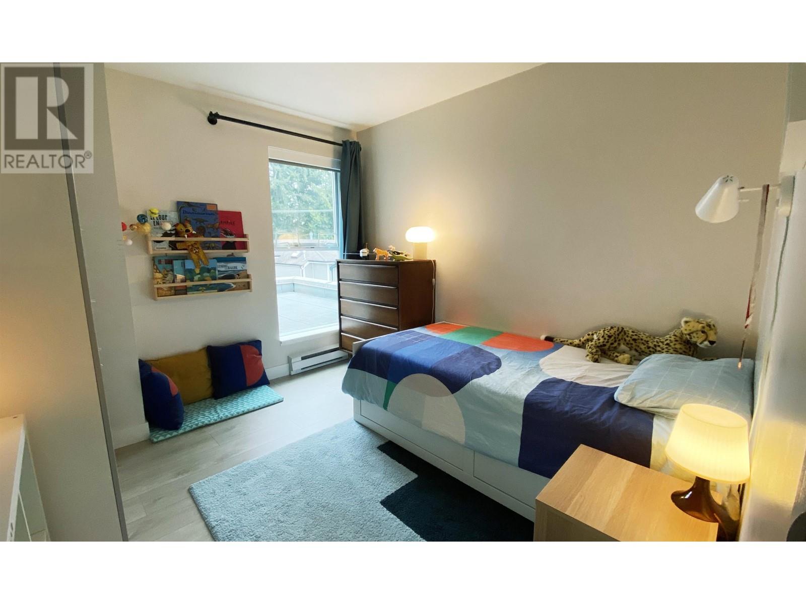 Listing Picture 14 of 21 : PH3 3168 LAUREL STREET, Vancouver / 溫哥華 - 魯藝地產 Yvonne Lu Group - MLS Medallion Club Member