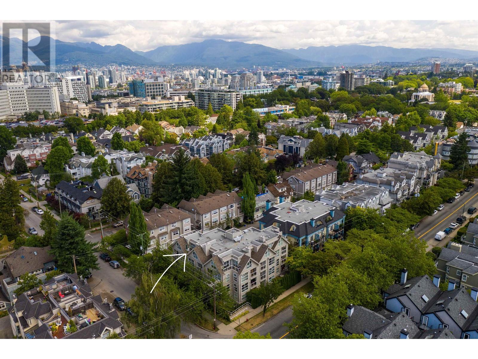 Listing Picture 17 of 21 : PH3 3168 LAUREL STREET, Vancouver / 溫哥華 - 魯藝地產 Yvonne Lu Group - MLS Medallion Club Member