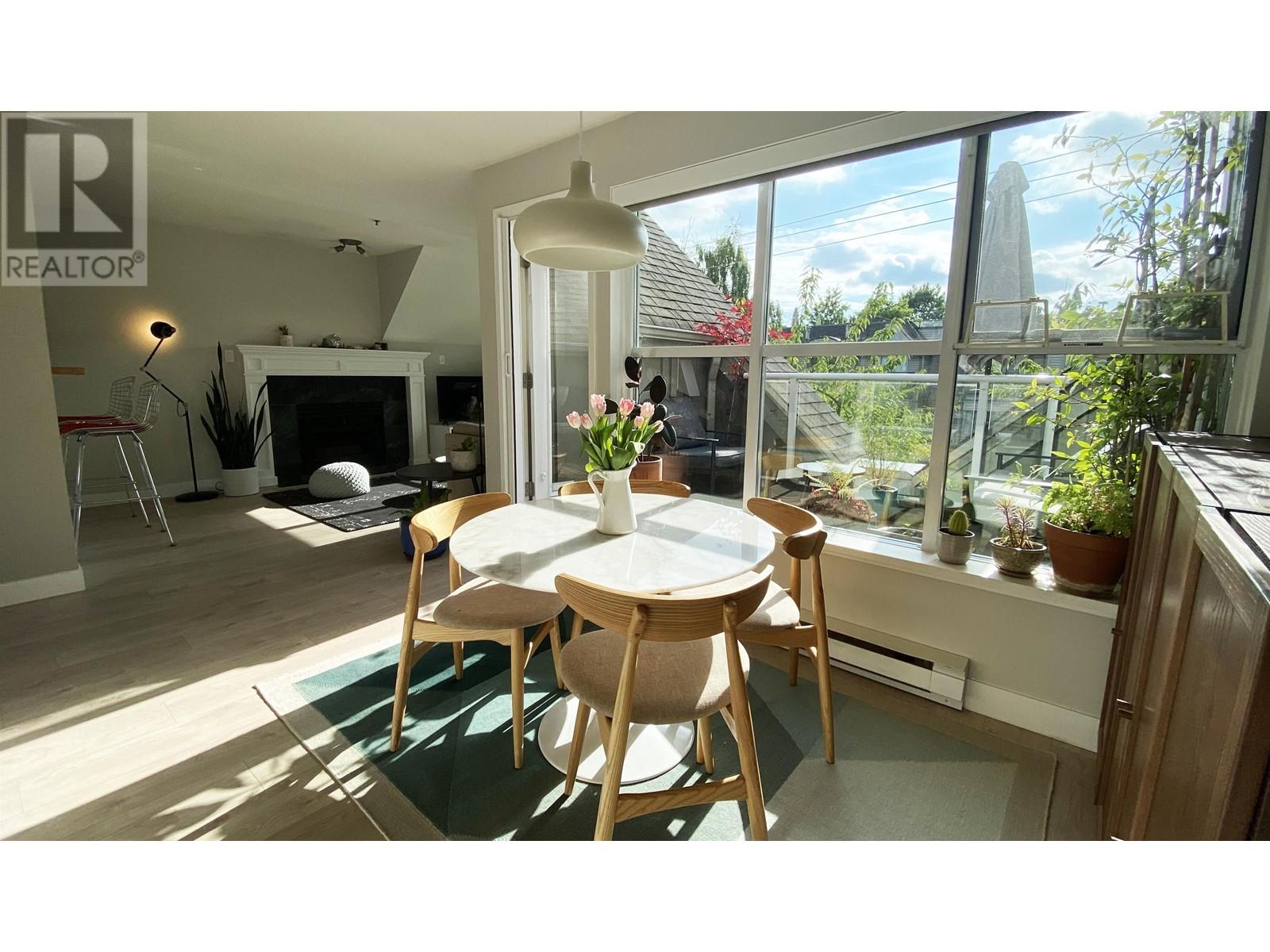 Listing Picture 7 of 21 : PH3 3168 LAUREL STREET, Vancouver / 溫哥華 - 魯藝地產 Yvonne Lu Group - MLS Medallion Club Member