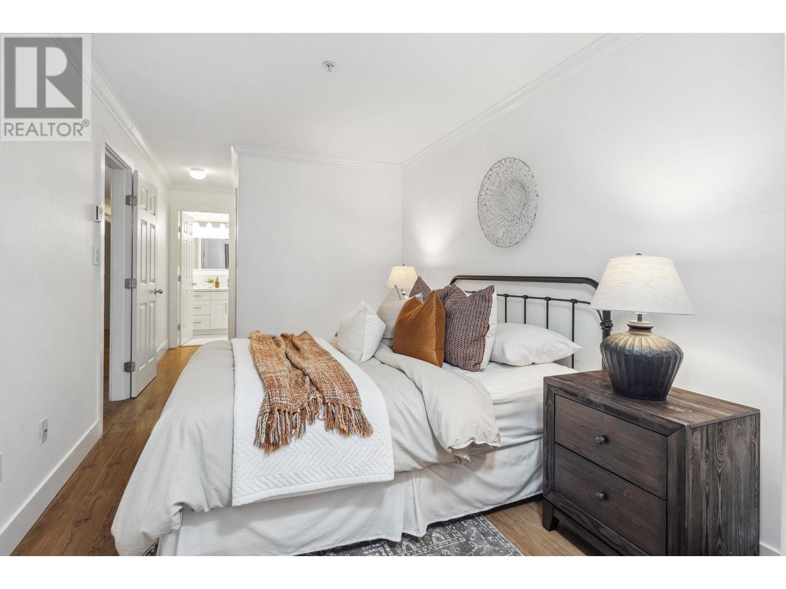 Listing Picture 15 of 25 : 210 5629 DUNBAR STREET, Vancouver / 溫哥華 - 魯藝地產 Yvonne Lu Group - MLS Medallion Club Member