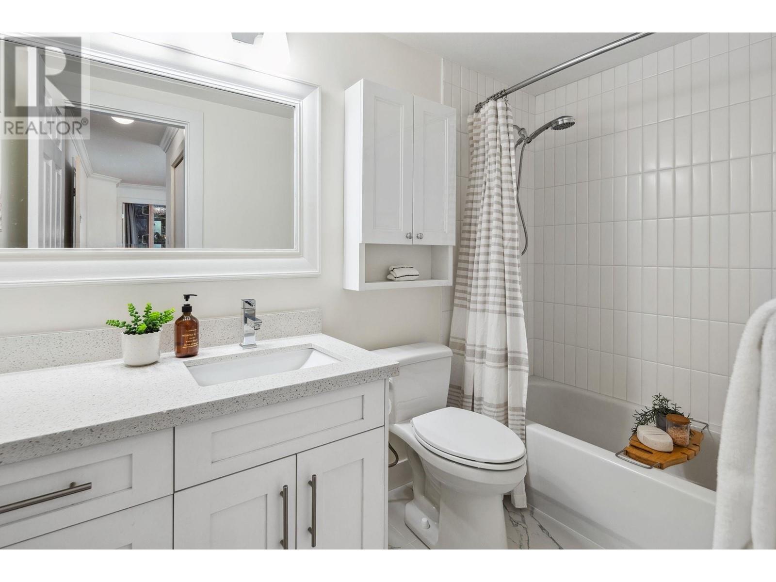 Listing Picture 17 of 25 : 210 5629 DUNBAR STREET, Vancouver / 溫哥華 - 魯藝地產 Yvonne Lu Group - MLS Medallion Club Member