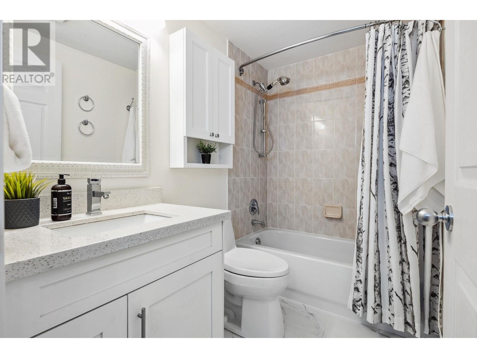 Listing Picture 20 of 25 : 210 5629 DUNBAR STREET, Vancouver / 溫哥華 - 魯藝地產 Yvonne Lu Group - MLS Medallion Club Member