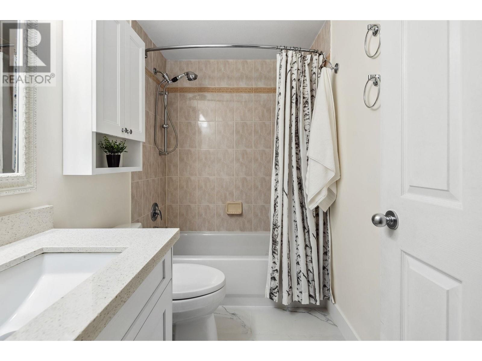 Listing Picture 21 of 25 : 210 5629 DUNBAR STREET, Vancouver / 溫哥華 - 魯藝地產 Yvonne Lu Group - MLS Medallion Club Member