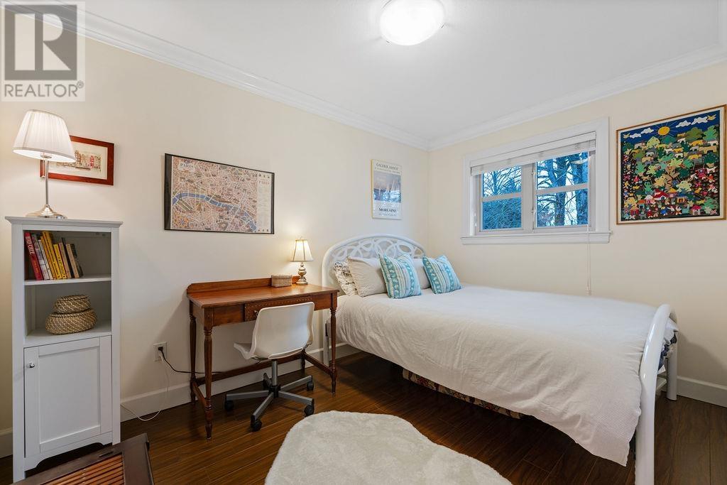 Listing Picture 17 of 23 : 4431 PERRY STREET, Vancouver / 溫哥華 - 魯藝地產 Yvonne Lu Group - MLS Medallion Club Member