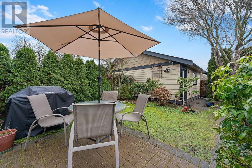 Listing Picture 20 of 23 : 4431 PERRY STREET, Vancouver / 溫哥華 - 魯藝地產 Yvonne Lu Group - MLS Medallion Club Member