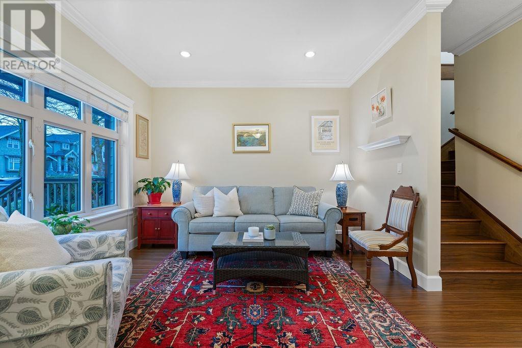 Listing Picture 8 of 23 : 4431 PERRY STREET, Vancouver / 溫哥華 - 魯藝地產 Yvonne Lu Group - MLS Medallion Club Member