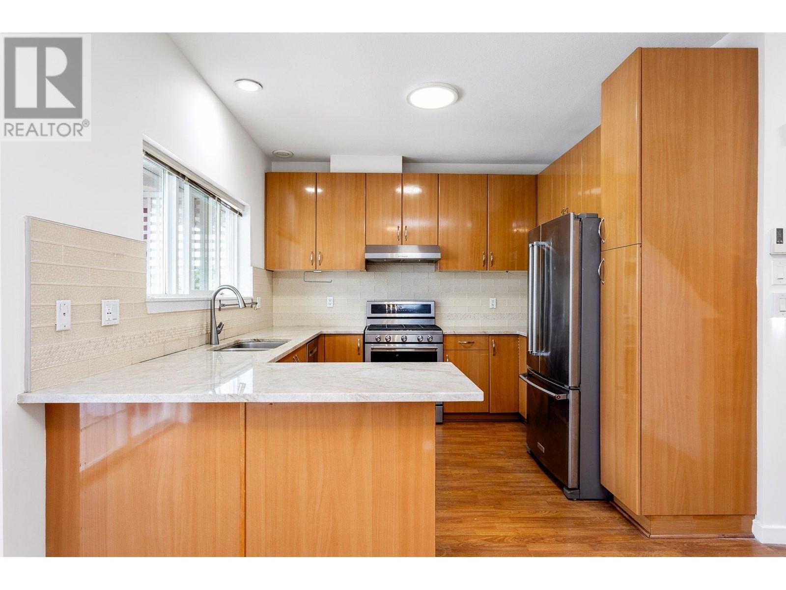 Listing Picture 9 of 38 : 7 9020 DIXON AVENUE, Richmond / 烈治文 - 魯藝地產 Yvonne Lu Group - MLS Medallion Club Member