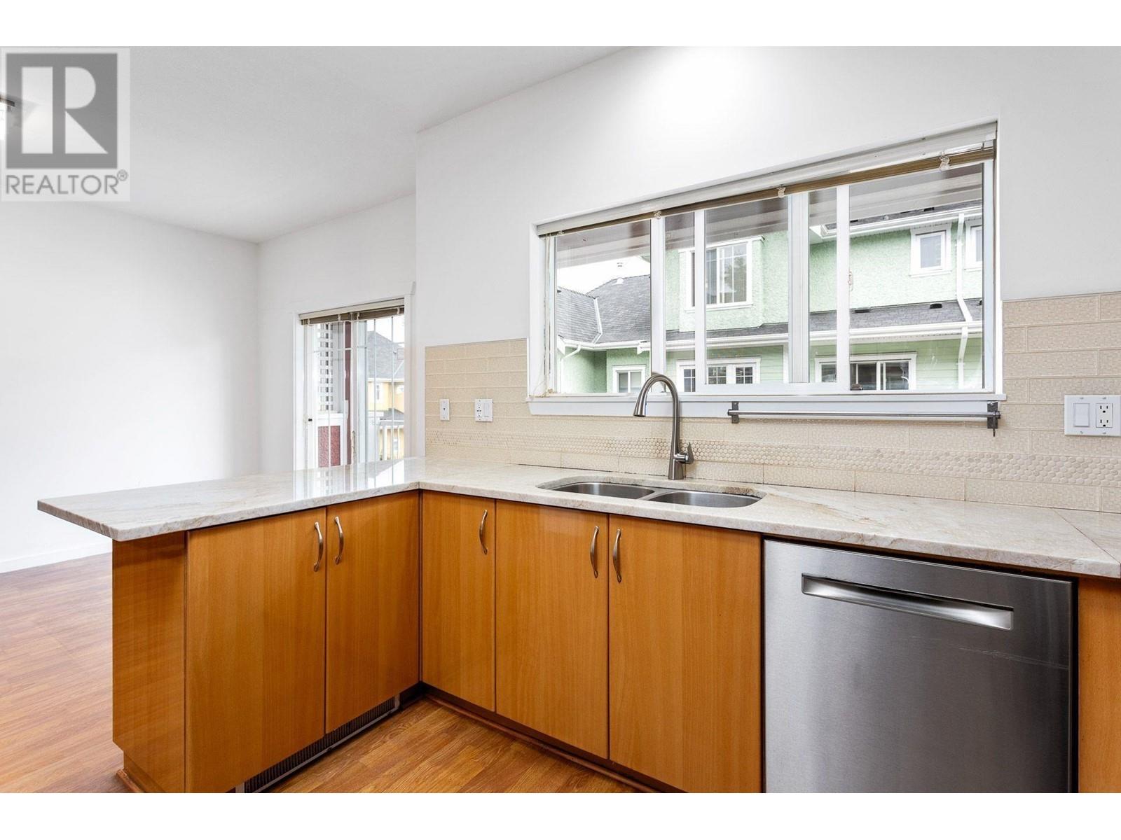 Listing Picture 11 of 38 : 7 9020 DIXON AVENUE, Richmond / 烈治文 - 魯藝地產 Yvonne Lu Group - MLS Medallion Club Member