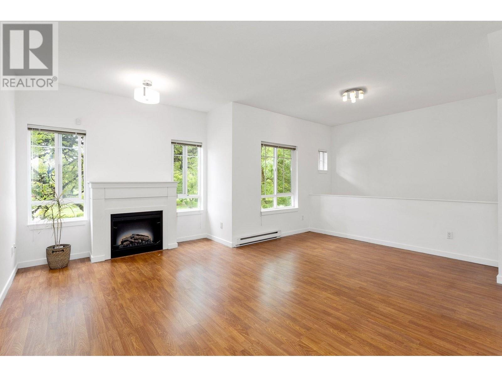 Listing Picture 2 of 38 : 7 9020 DIXON AVENUE, Richmond / 烈治文 - 魯藝地產 Yvonne Lu Group - MLS Medallion Club Member