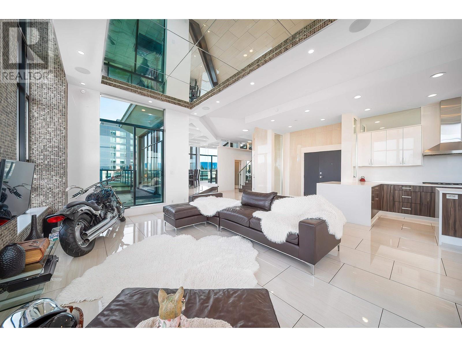 Property at 2201 610 VICTORIA STREET image 2