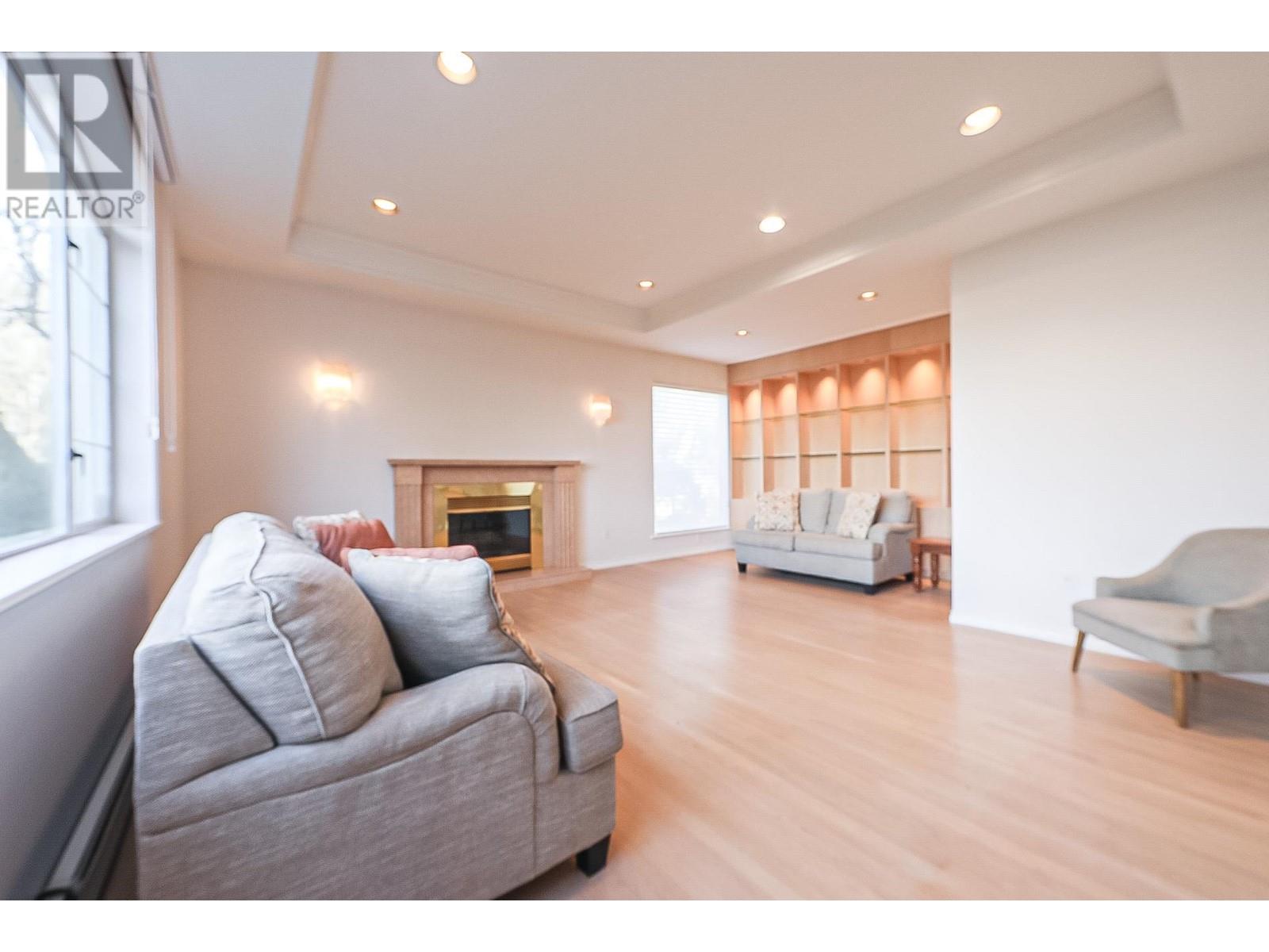 Property at 1628 NANTON AVENUE image 2