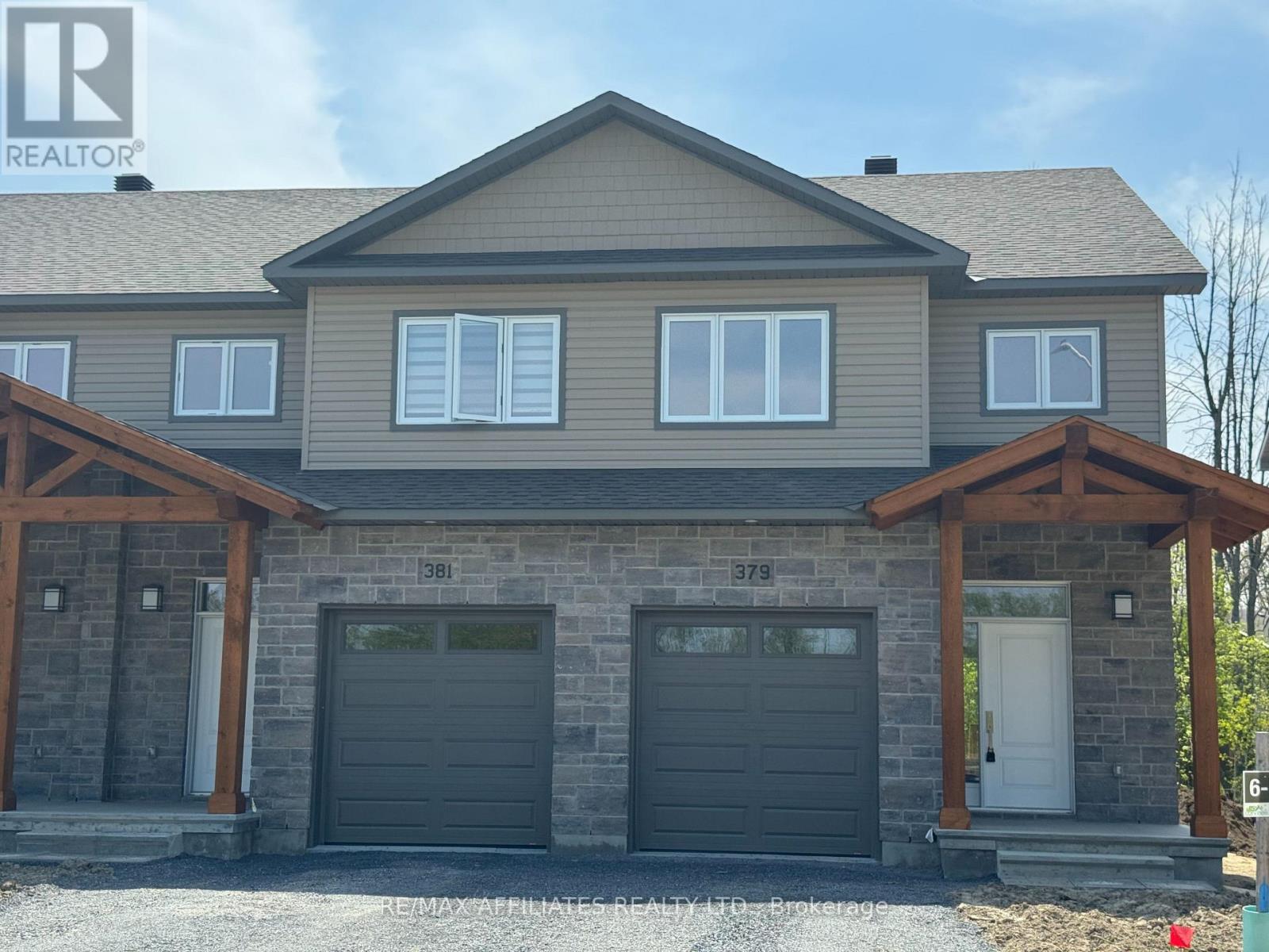 365 Voyageur Place, Russell, Ontario  K0A 1W0 - Photo 1 - X10411012