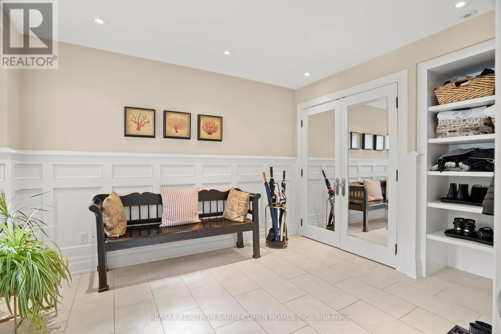 Property at 72 TEDDINGTON PARK AVENUE image 4